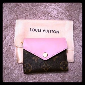 SOLD LV Zoe wallet